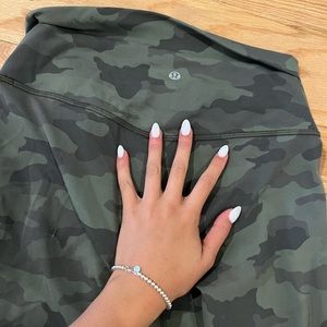 Lululemon camo wunder under size 4 leggings in perfect condition